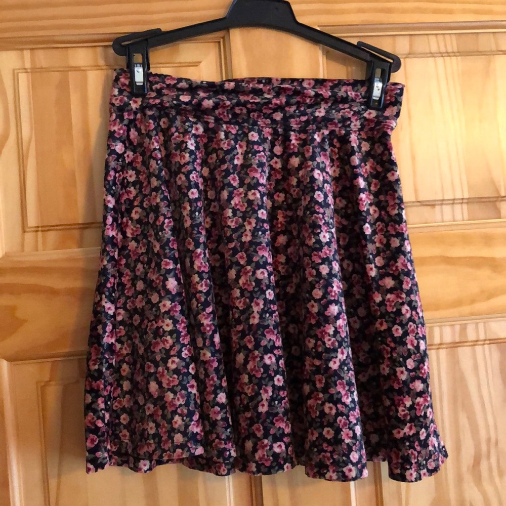 Velvet mini skirt!